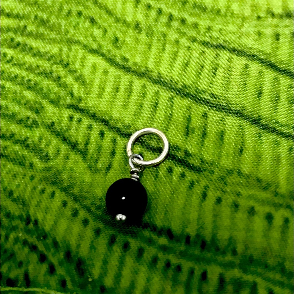 - Onyx Charm Enhancer - Picture 2 of 2